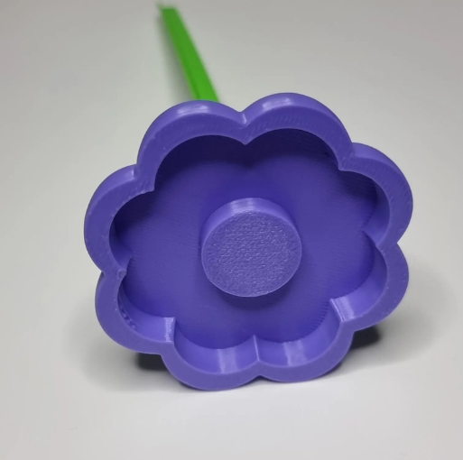 Bienentränke Blume mit Stängel