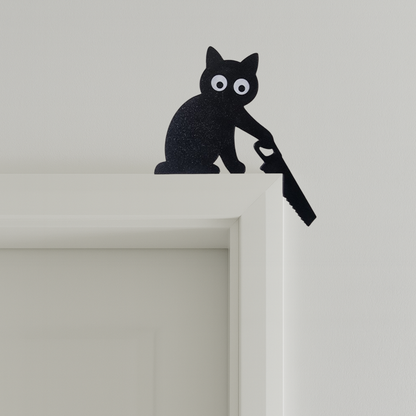 Türrahmen Deko Katze mit Säge