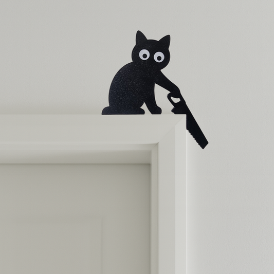 Türrahmen Deko Katze mit Säge